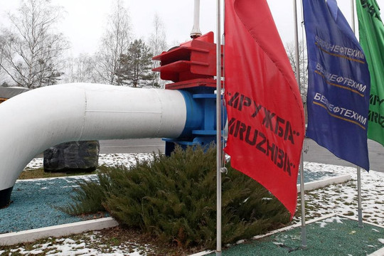 Chuyện kỳ lạ đang diễn ra: Thỏa thuận dầu giữa Đức và Kazakhstan… nhưng có lợi cho Nga