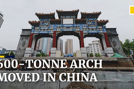 Trung Quốc di chuyển khối kiến trúc nặng 600 tấn chỉ trong 3 ngày mà không cần gỡ dù chỉ một viên gạch ngói 