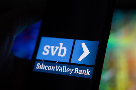 SVB - nhà băng quản lý hàng trăm tỷ đô chính thức sụp đổ, cơ quan quản lý tịch thu tài sản để chuẩn bị thanh lý