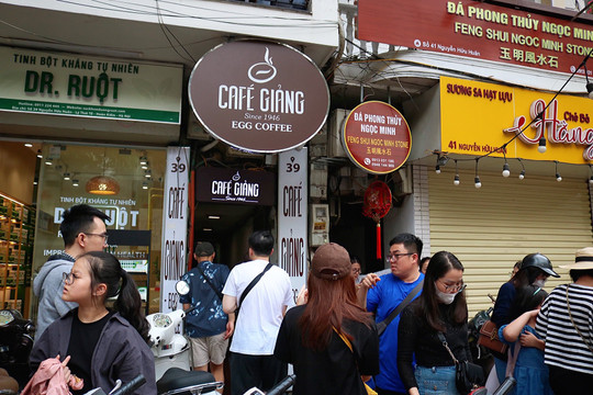Café Giảng chi hàng chục nghìn ly cà phê để bảo vệ thương hiệu