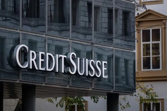 Tin xấu từ Credit Suisse lan tới giá dầu với mức giảm 6%