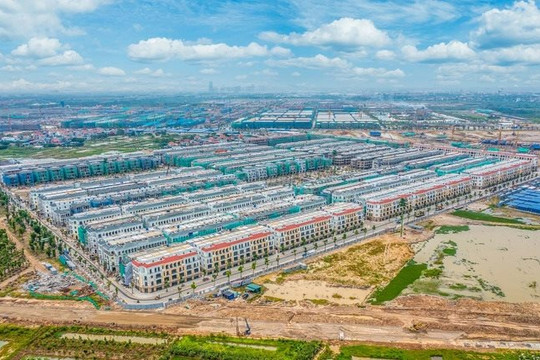 Những thương vụ doanh nghiệp ngoại “gom” bất động sản Việt: Có đáng lo ngại?