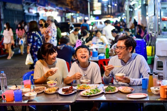 Người Trung Quốc đổ xô du lịch trở lại nhưng theo cách "khác thường": Châu Âu lo lắng vì mất khách sộp