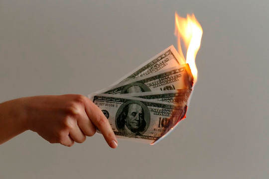 Qua rồi thời startup "đốt tiền kiếm khách": Vốn đầu tư mạo hiểm quá đắt đỏ, nhà đầu tư khuyên doanh nghiệp “tự cứu lấy mình”