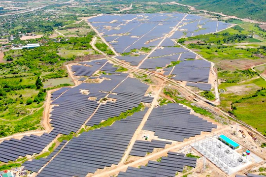 Sau thư “kêu cứu” lên Thủ tướng của 36 doanh nghiệp, Bộ Công Thương yêu cầu EVN chốt giá mua điện các dự án năng lượng tái tạo chuyển tiếp trước 31/3