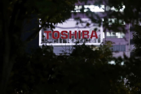 Con đường nào đưa Toshiba từ biểu tượng về thiết bị điện tử, năng lượng hạt nhân... đến bán mình, hủy niêm yết?