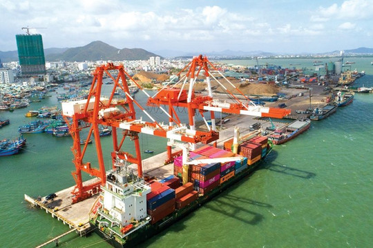 Vì sao HOSE dừng xem xét hồ sơ niêm yết cổ phiếu QNP của Cảng Quy Nhơn?