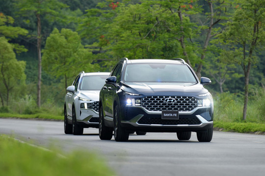 Hyundai SantaFe giảm giá mạnh tại đại lý, có nơi tới 185 triệu đồng