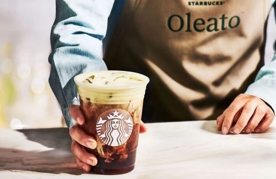 Starbucks gặp rắc rối lớn: Khách hàng tố sản phẩm tâm huyết 'cà phê dầu ô liu' khiến họ buồn nôn, đi ngoài