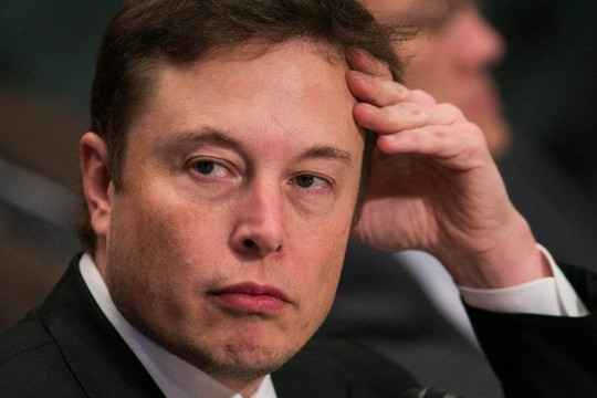 Cú đặt cược liều mạng có thể khiến Elon Musk đưa Tesla 'lao thẳng xuống vực': Cậy nhiều tiền giảm giá xe vô độ, chờ đợi lãi từ 1 mảng kinh doanh còn chưa thành hình