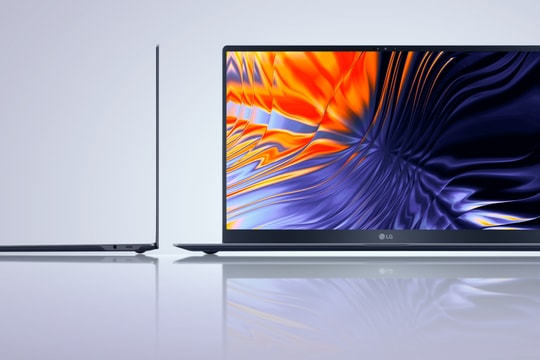 Chiếc laptop nhẹ như điện thoại gây "sốt" tại Việt Nam