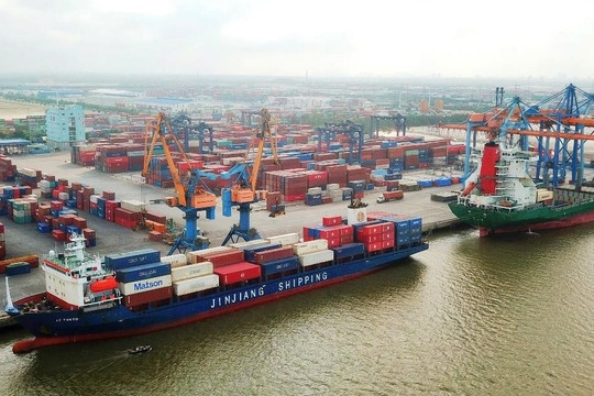  Việt Nam vừa được vinh danh đứng đầu ASEAN về hậu cần cảng biển