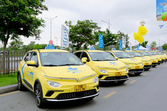Én Vàng Taxi mua + thuê 150 xe điện từ công ty của ông Phạm Nhật Vượng, mở dịch vụ taxi điện đầu tiên ở Hải Phòng 