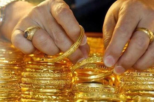 Giá vàng trong nước tăng vọt, vàng nhẫn tròn trơn lên 57,5 triệu đồng/lượng