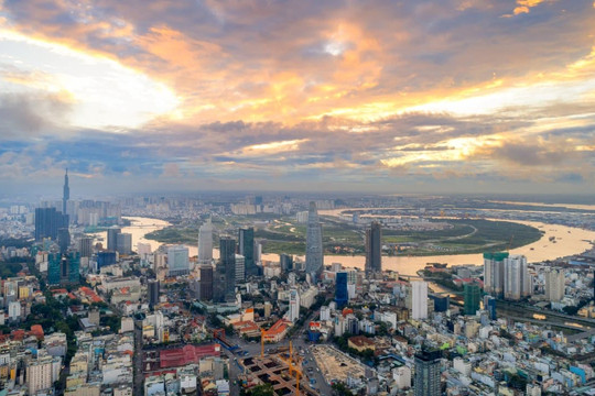 Chuyên gia quốc tế nêu hai điều quan trọng giúp kinh tế Việt Nam tăng trưởng khi biến cố quốc tế bủa vây