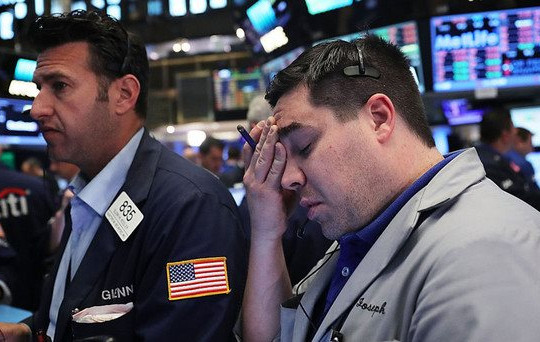 Bloomberg: Cổ phiếu ngân hàng Mỹ phát tín hiệu 'báo động', Phố Wall không thể tăng giá khi nhóm này liên tục lao dốc 