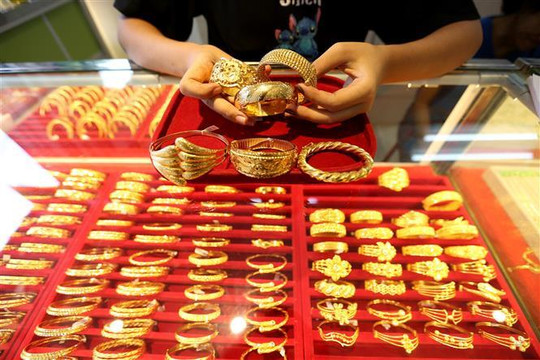 Cùng bán vàng, trong khi PNJ, DOJI thu lãi cả nghìn tỷ mỗi năm, SJC chỉ lãi "bèo bọt" vài chục tỷ
