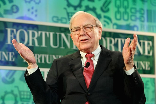 Warren Buffett bất ngờ 'gom' cổ phiếu ngân hàng, thoái toàn bộ vốn trong hãng chip lớn nhất thế giới 