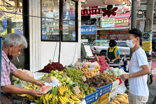 Láng giềng Việt Nam phấn khởi vì giá một mặt hàng bỗng tăng vọt nhờ Trung Quốc
