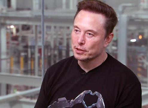 Cú ‘hạ mình’ của Elon Musk mở ra chương mới tại Tesla: Từng 1 mình tung hoành, không cần quảng cáo vẫn bán hết sạch xe, giờ phải ‘thử quảng cáo một chút’