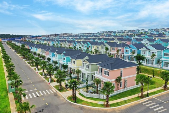 Cùng hỏi có 5 tỷ đồng thì nên mua nhà đất hay nhà chung cư, ChatGPT và chatbot AI của Việt Nam trả lời khác nhau ra sao? 