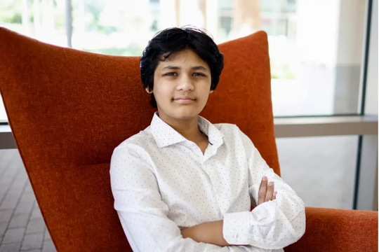 Tài không đợi tuổi: Cậu bé 14 tuổi làm kỹ sư phần mềm công ty Elon Musk, học mầm non đã kể chuyện thời sự cho giáo viên