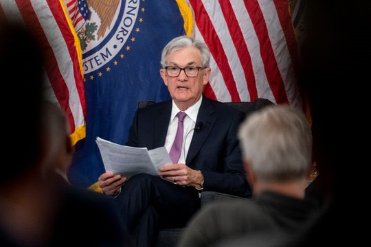 Fed quyết định giữ nguyên lãi suất, phát tín hiệu sẽ còn 2 đợt tăng nữa trong năm nay 