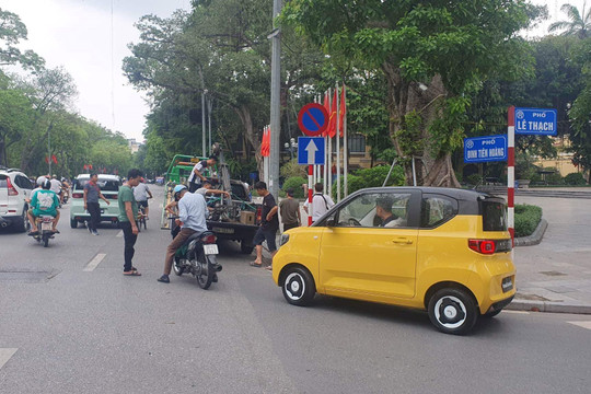 Xe điện Wuling Hongguang Mini EV tiếp tục lộ diện trên đường phố Hà Nội