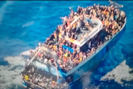 Thảm kịch hơn 300 người thiệt mạng trong vụ chìm tàu: Cuộc khủng hoảng chưa bao giờ hạ nhiệt tiếp tục làm đau đầu EU