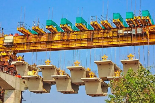 Trung Quốc phát minh "siêu cỗ máy" bất bại, có khả năng xây cầu khổng lồ chỉ trong vài ngày, nâng vật nặng lên tới 900 tấn, giúp giảm mạnh chi phí thi công