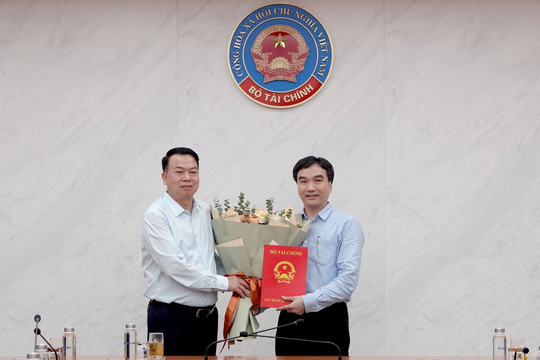Bộ Tài chính bổ nhiệm ông Phạm Văn Bình làm Phó Cục trưởng Cục Quản lý giá