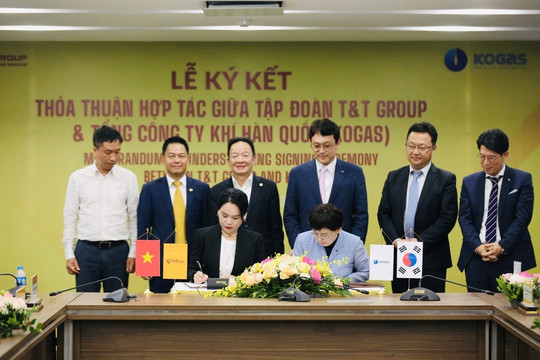 T&T Group tiếp tục ký biên bản ghi nhớ hợp tác làm điện khí LNG với 2 ông lớn Hàn Quốc