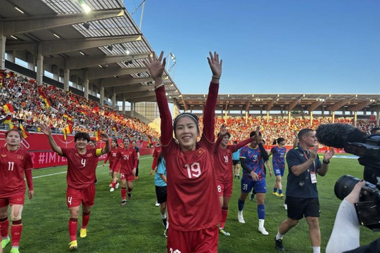 Một doanh nghiệp tặng đội tuyển nữ Việt Nam 36 chỉ vàng khắc tên riêng trước thềm World Cup 2023