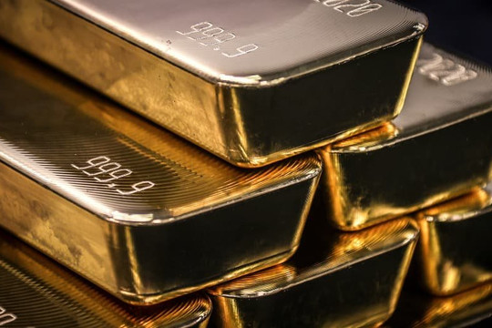 Vàng quốc tế giảm nhẹ, tiến sát mốc 1.900 USD/ounce