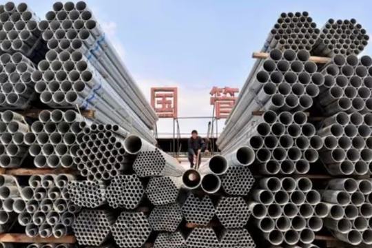 Xuất khẩu thép Trung Quốc tăng vọt lên cao nhất 7 năm, giá dao động mạnh