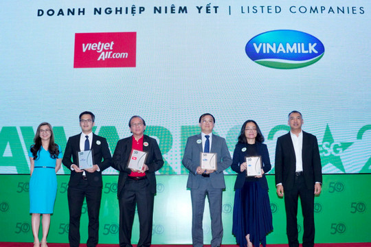 Vietjet nhận giải thưởng Top 50 doanh nghiệp phát triển bền vững tiêu biểu 2023