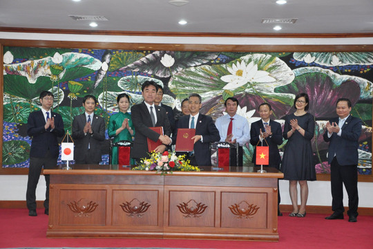 Nhật Bản ký thỏa thuận cho Việt Nam vay vốn gần 61 tỷ Yên