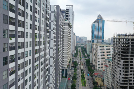 Bất chấp thị trường giảm tốc, giá nhà chung cư Hà Nội vẫn neo cao