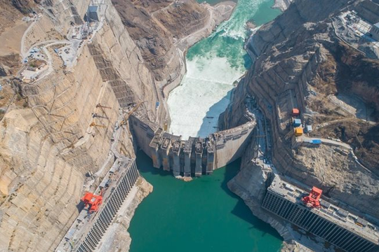 Trung Quốc sở hữu một siêu đập thủy điện ‘khổng lồ’: Chi phí xây lên tới 440 nghìn tỷ, sức chứa 7,4 tỷ mét khối nước, độ cao đập Tam Hiệp còn ‘thua xa’