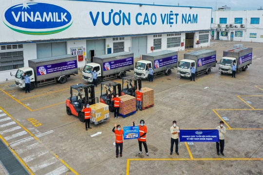 Vừa thay logo sang "xanh rực rỡ" và "kem sữa ngọt", Vinamilk ước lãi 2.220 tỷ đồng trong quý 2, ngắt mạch giảm 5 quý liên tiếp