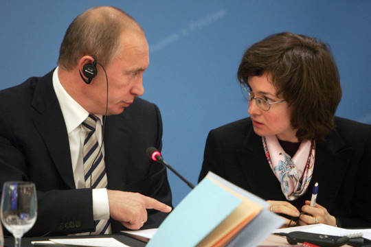 Tổng thống Putin thừa nhận mối đe dọa lớn khiến Nga "đau đầu": Thiệt hại vượt xa trừng phạt của phương Tây