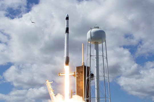 SpaceX đang khẳng định vị thế độc quyền, khiến các nhà khai thác vệ tinh và chính phủ phải ‘dựa dẫm’