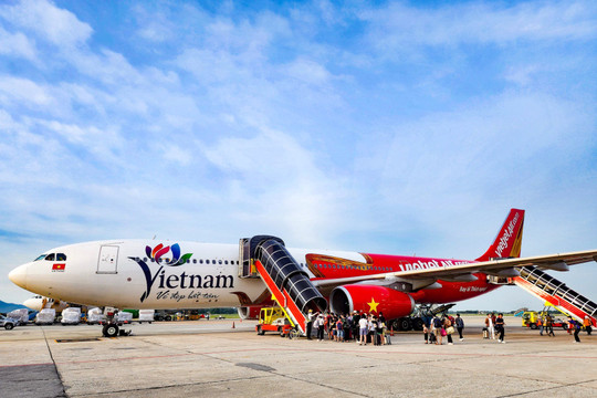 Biểu tượng Du lịch Việt Nam lên thân tàu bay lớn của Vietjet
