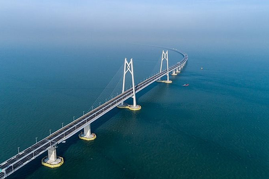 Trung Quốc sở hữu hệ thống ‘siêu cầu đường’ top đầu thế giới: Áp dụng công nghệ rải nhựa đường thần tốc độc quyền, 3-4 năm là xây xong 1 cầu, chi phí khủng 100-200 nghìn tỷ đồng là chuyện bình thường