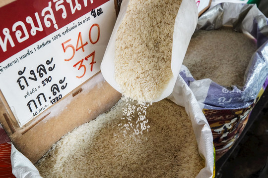 Ấn Độ cấm xuất khẩu gạo: Gạo Việt Nam tăng giá, một nước láng giềng lo lắng