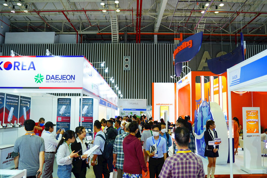 345 gian hàng trưng bày tại Triển lãm Quốc tế Logistics Việt Nam lần đầu tiên được tổ chức
