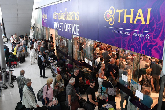 Thai Airways: Buộc ngừng giao dịch cổ phiếu, ưu tiên tái cơ cấu