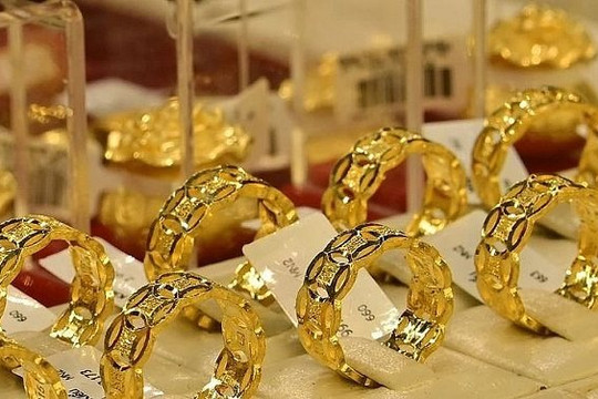 Kết thúc tháng 7 người mua vàng nhẫn lãi đậm, nắm vàng miếng SJC thì lỗ, có nên đầu tư tiếp vào vàng trong các tháng cuối năm?