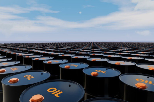 Màn 'đu đưa' giữa OPEC+ và Mỹ: Bên muốn tăng giá dầu thô bằng mọi cách, bên chỉ muốn bình ổn giá tránh lạm phát - Kết cục sẽ đi về đâu?