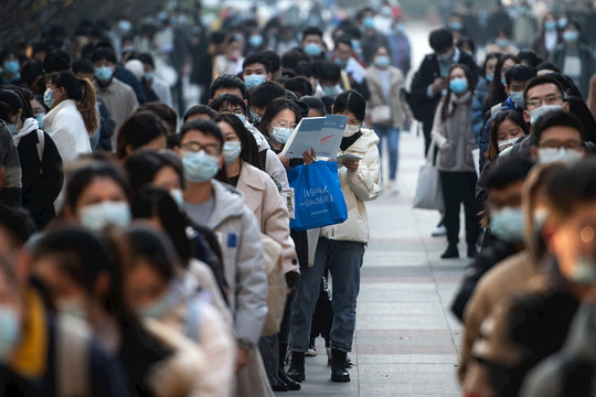 Trung Quốc: 16 triệu thanh thiếu niên bỏ lao động để sống cuộc đời ‘nằm thẳng’ khiến nhà trường bị ép chỉ tiêu sinh viên có việc làm